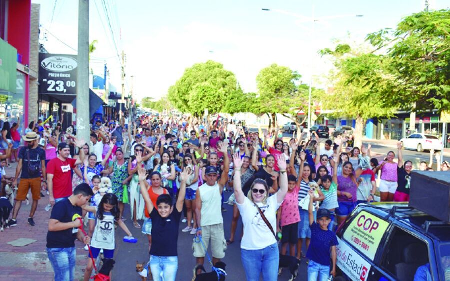 Maior evento do Estado, Ceres realiza  a 10ª Cãominhada em Coxim