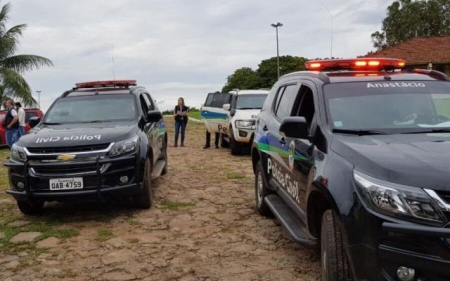 Jovem é preso por  estupro após “dormir” com namorada de 11 anos