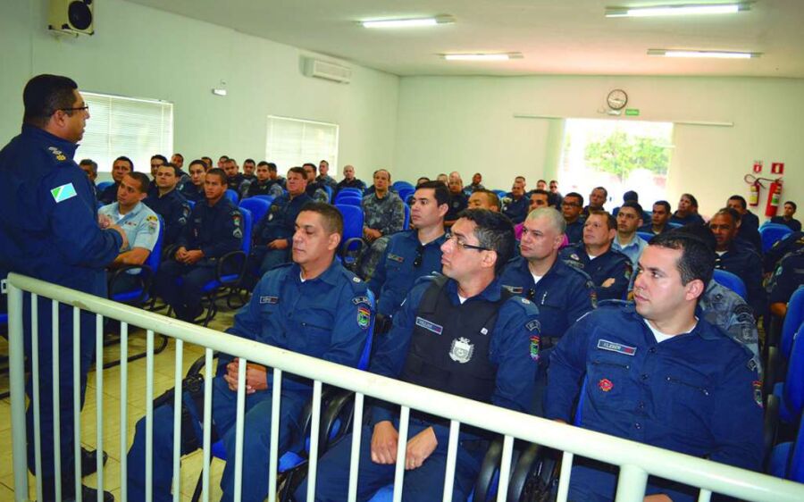 Polícia Militar de Coxim realiza formatura com efetivo