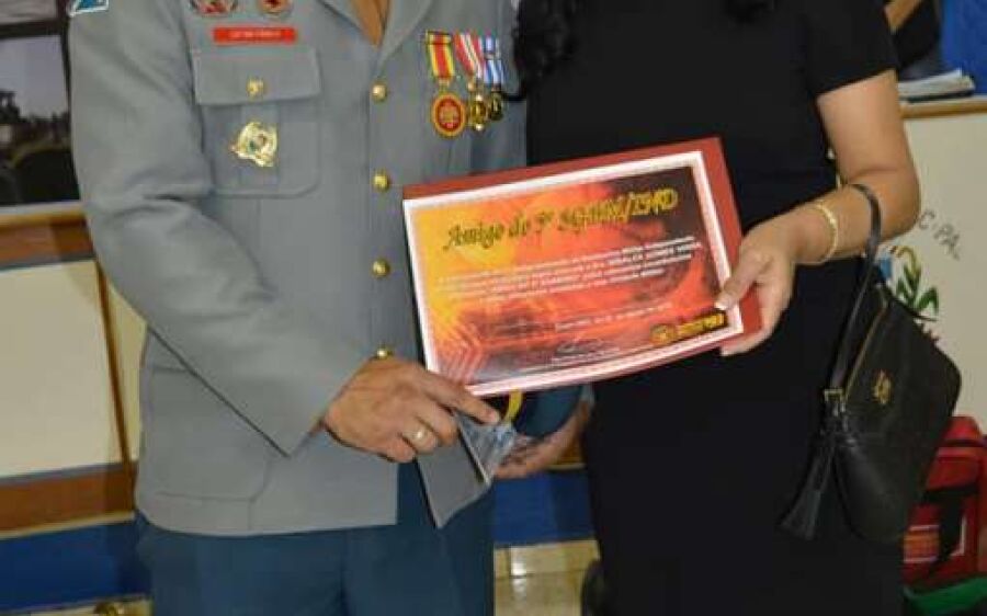 Vice-Prefeita de Rio Verde, Dinalvinha Viana  recebe homenagem do Corpo de Bombeiros