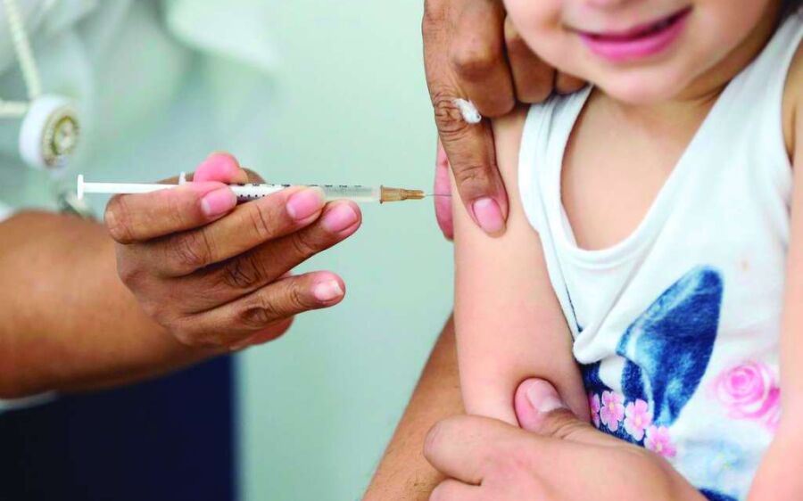 Secretaria de Saúde de Coxim inicia  atualização de vacinas de bebês 