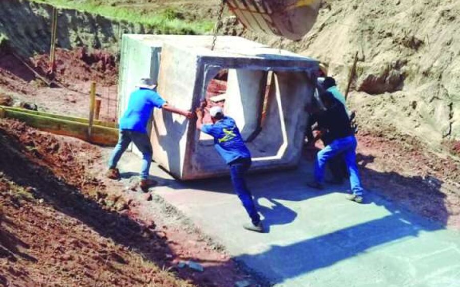 Rio verde: Prefeitura intensifica obra de mais uma ponte rural na região das Palmeiras