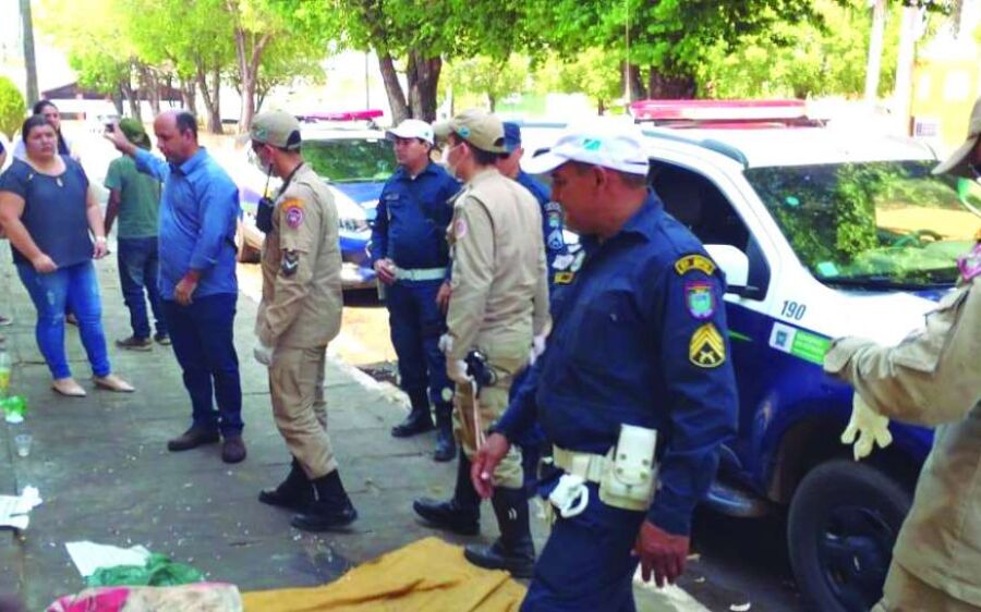Prefeitura, PM e Bombeiros de Coxim prestam assistência e orientam moradores de rua