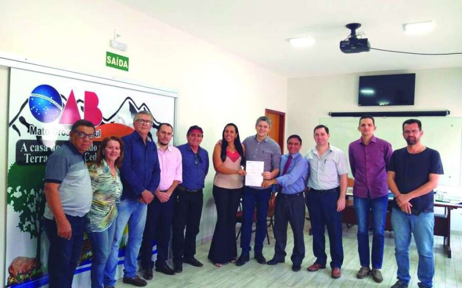 OAB Seccional de Coxim discute instalação de posto da Receita Federal com autoridades municipais