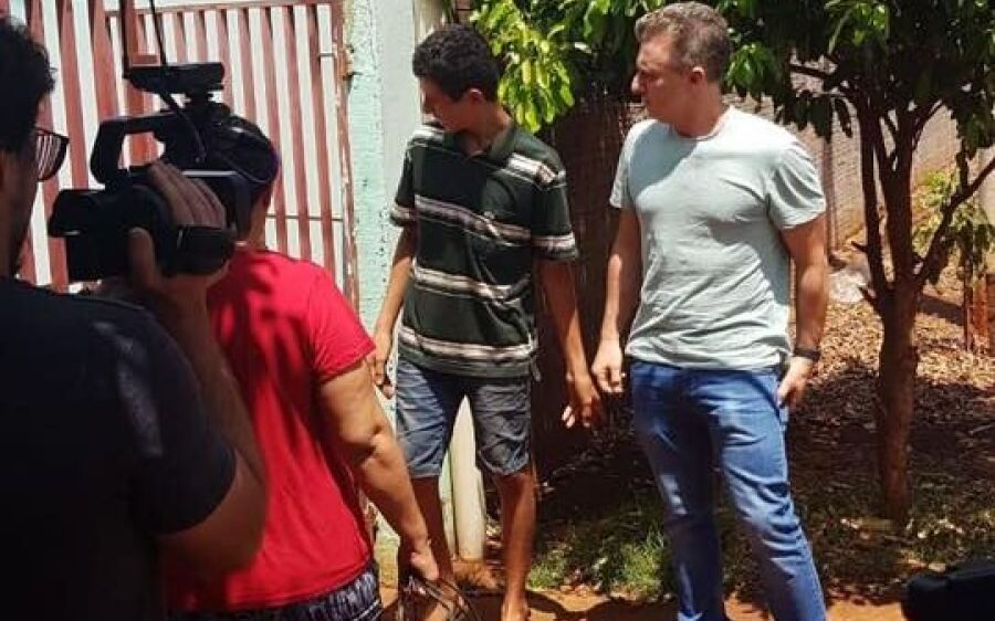 Luciano Huck chega a MS para conhecer adolescente que fez gerador de energia