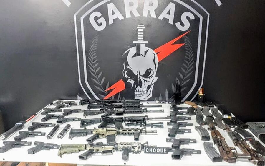 Gaeco diz que policiais civis são suspeitos de trazerem armas para milícia
