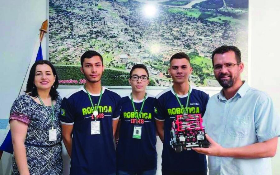 Vladimir Ferreira recebe equipe de  Coxim que vai à final da  Olimpíada Brasileira de Robótic