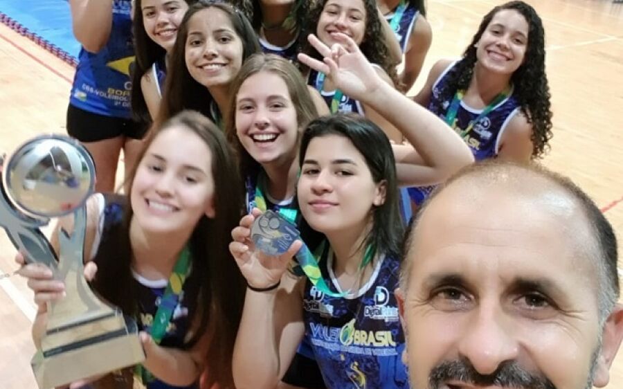 Seleção sul-mato-grossense é vice-campeã no sub-16 feminino de vôlei