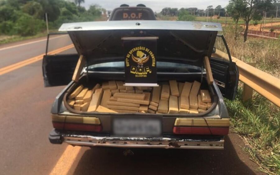 ‘Old school’: Traficantes colocam 300 kg de maconha em Del Rey e perdem carga porque o carro enguiço