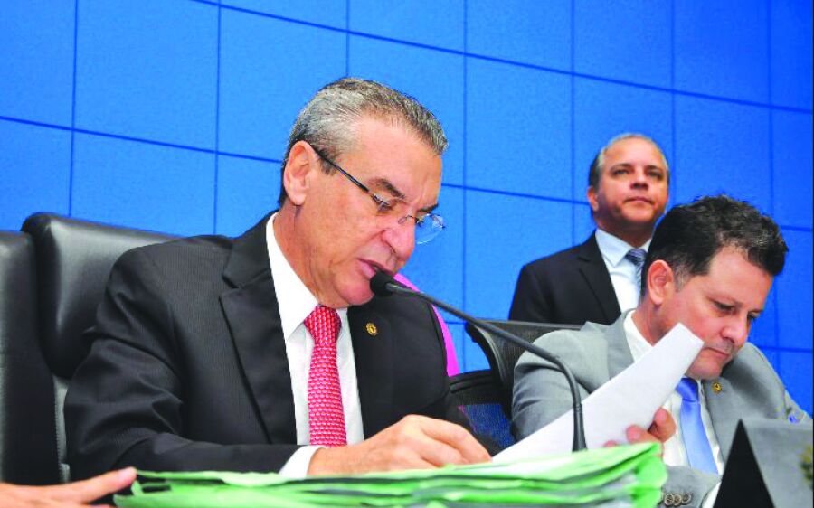 Projeto institui Diploma do Mérito Legislativo aos servidores nos 40 anos da ALEMS