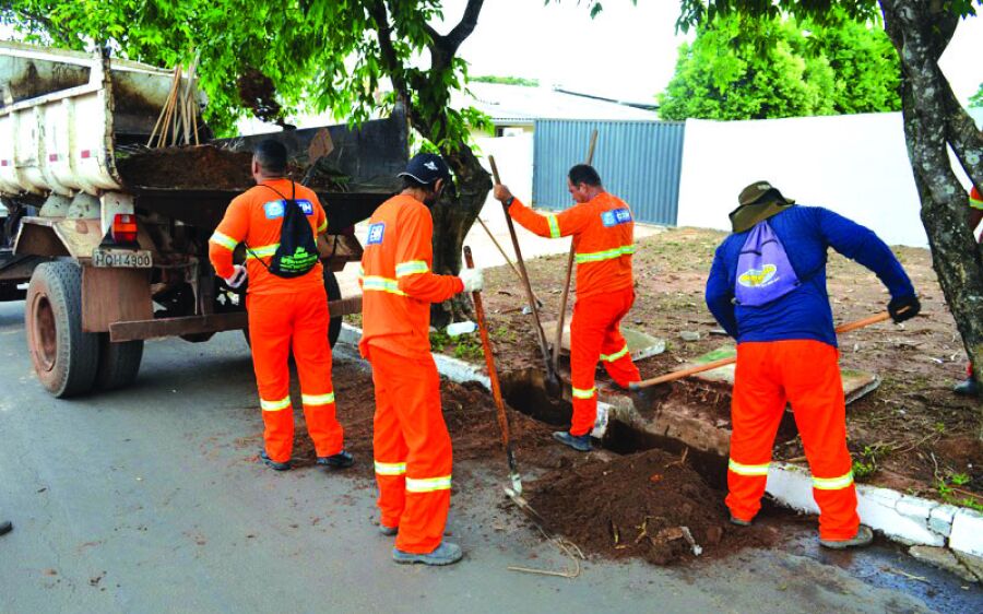 Prefeitura de Coxim realiza força-tarefa para  sanar prejuízos da chuva e realiza limpeza na cidade