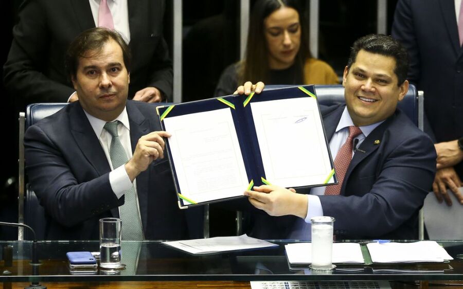 Reforma da Previdência é  promulgada pelo Congresso