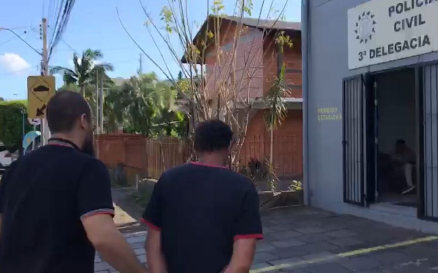 Preso por ameaçar Simone e Simaria diz que sofreu atentado de família da dupla em MS