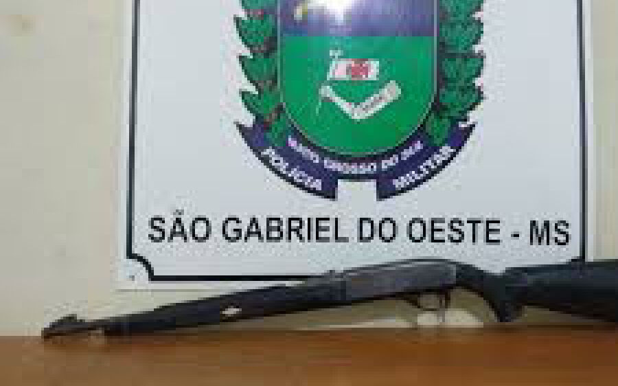 Homem é preso por tentativa de homicídio e porte ilegal de arma após briga com esposa