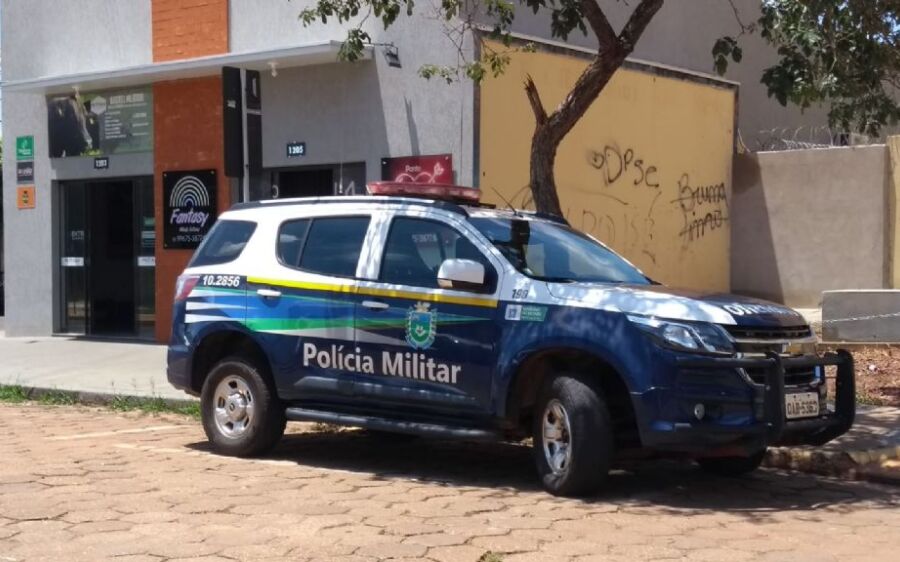 Loja de sex shop é arrombada e bandidos furtam R$ 2 mil em produtos eróticos