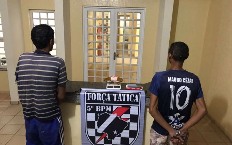 Polícia Militar prende homem por tráfico de drogas e corrupção de menores em Coxim