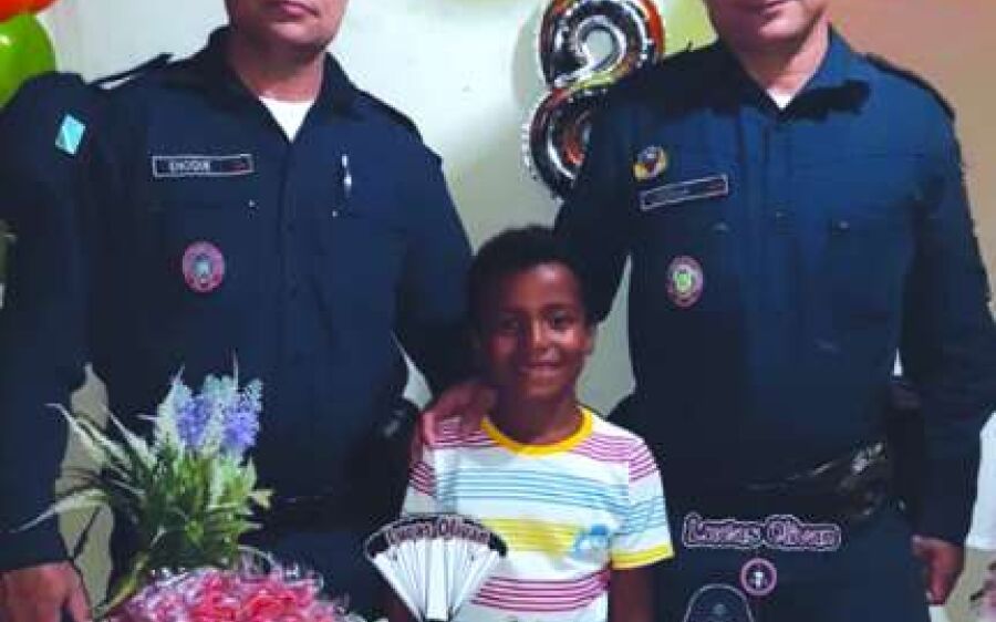 Polícia Militar participa de aniversário de menino fã da PM em Coxim