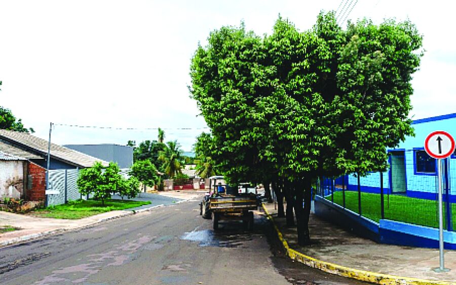 Gemutran comunica mudança de sentido na rua Salgado Filho em frente à Escola Enom