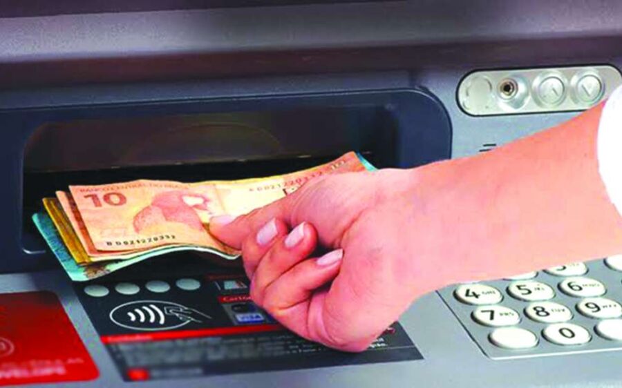 Prefeitura paga salário de novembro e parte do 13º, injetando R$ 3,2 milhões na economia