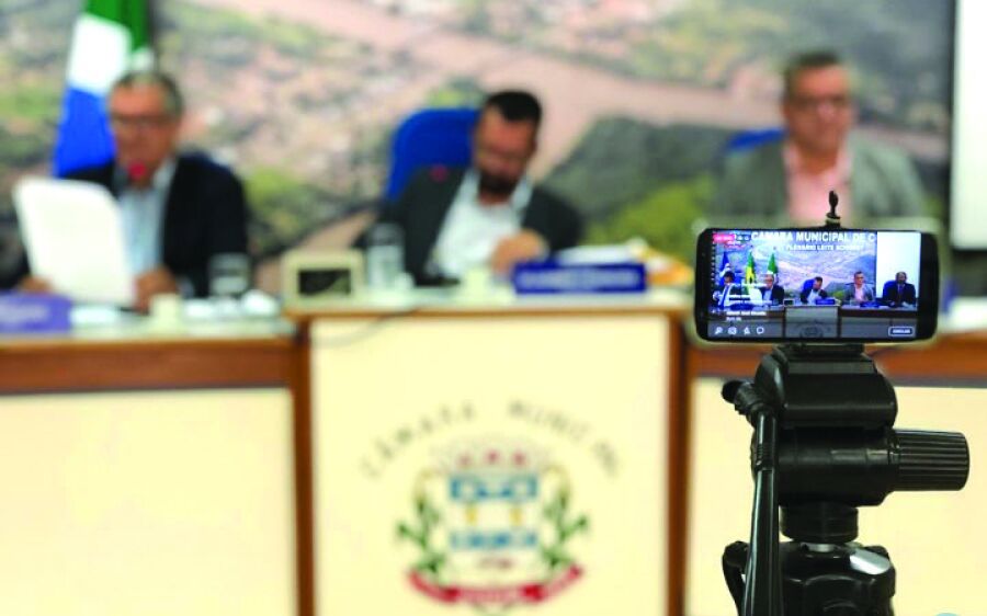 Com aval da defesa, Câmara de Coxim  suspende Sinval Batista por quebra de decoro