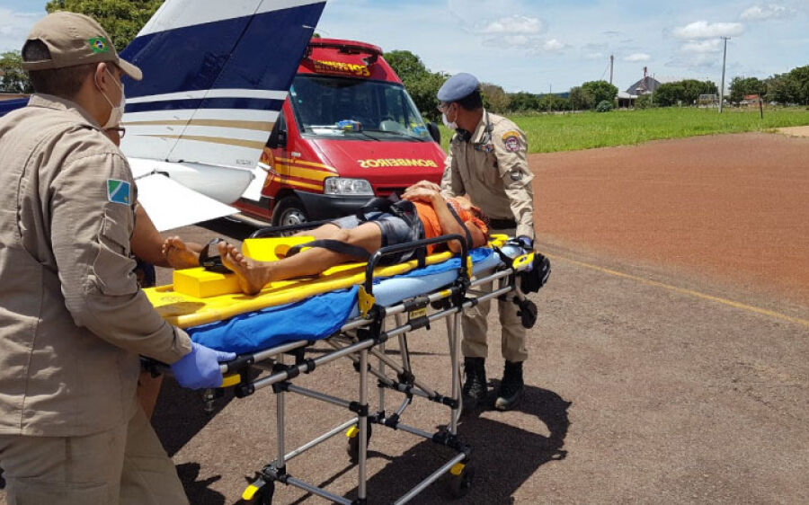 Mulher é alvejado no peito por tiro disparado pelo marido