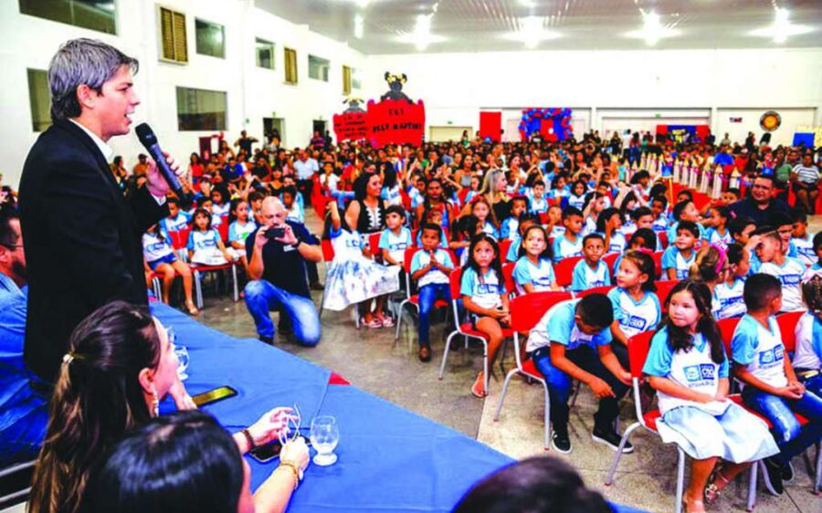 Coxim celebra formatura de quase  400 crianças pré-alfabetizadas