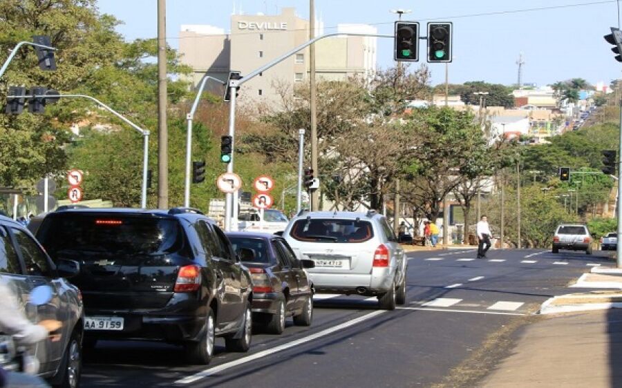 Contribuinte tem 15% de desconto pagando à vista o IPVA