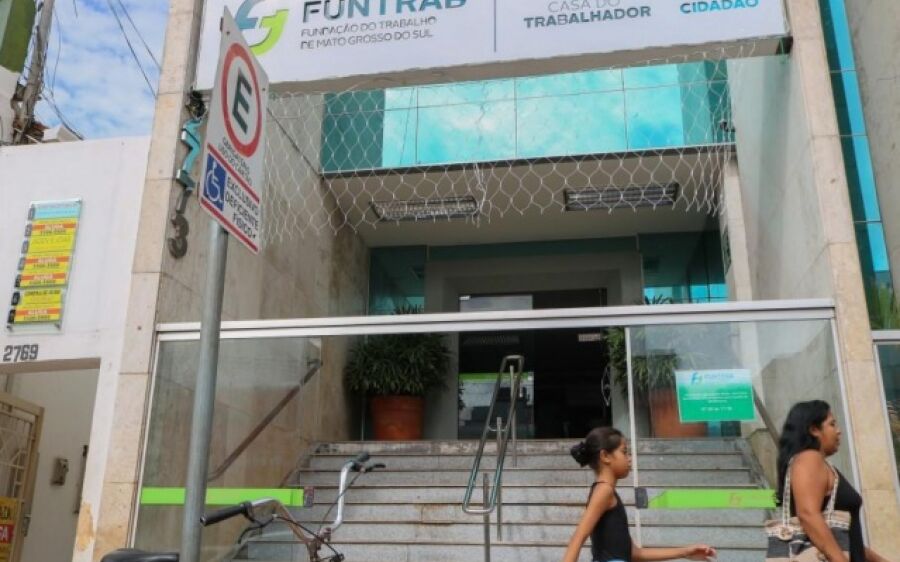 Empresas contratam 38 profissionais no primeiro dia útil do ano