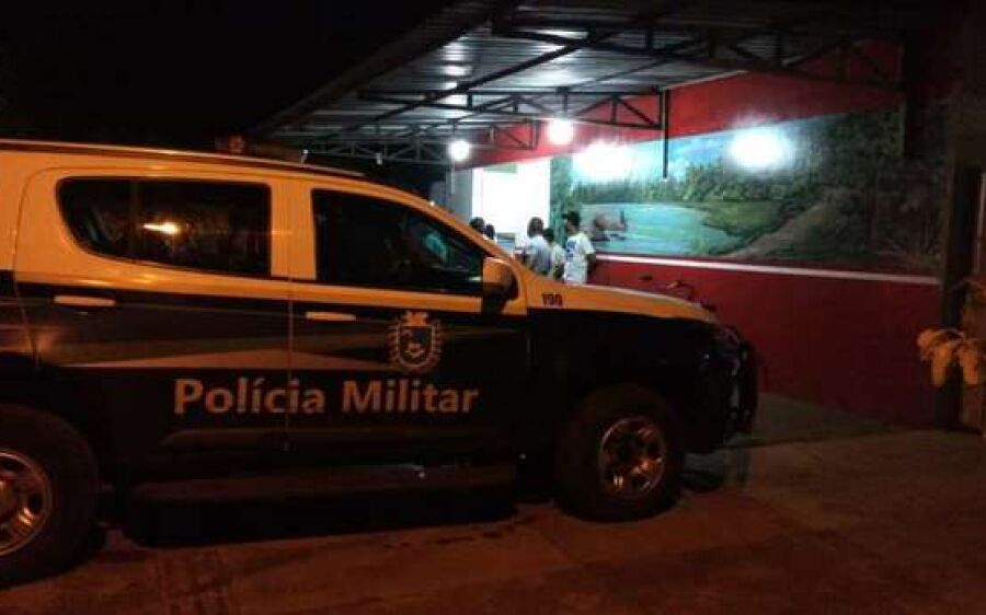 Comerciante á assassinado com quatro tiros