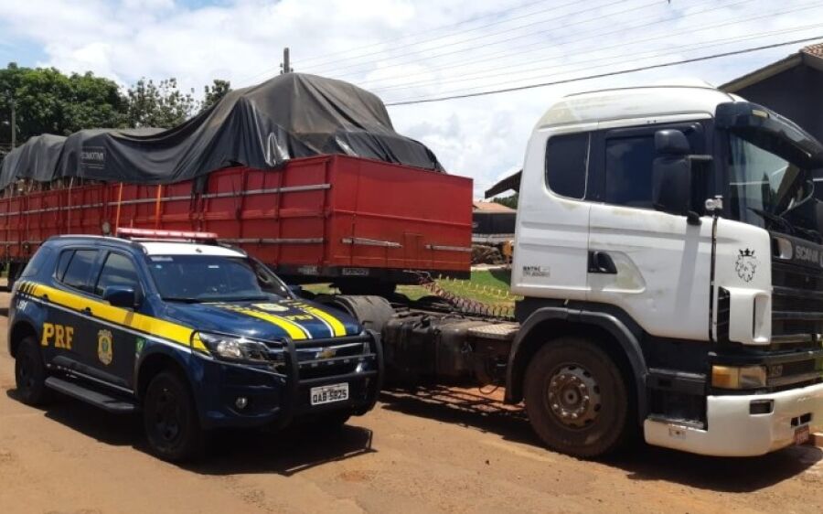 PRF recupera caminhão e semirreboque na BR-163