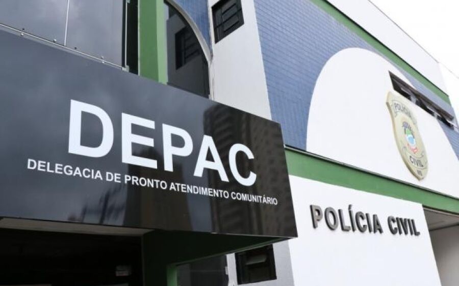 Casal bate palmas para pedir água e arromba residência durante a madrugada