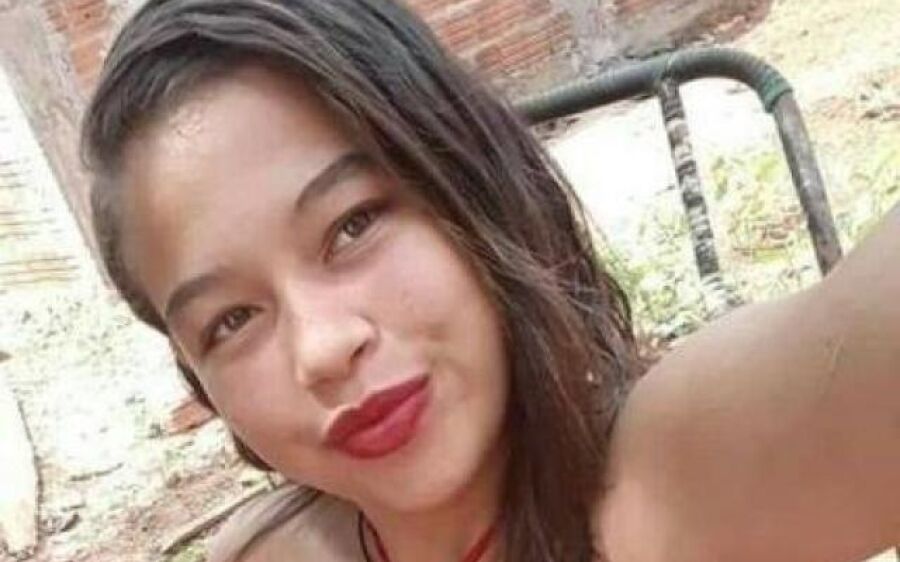Suspeita de matar adolescente está grávida e até posou ao lado de corpo
