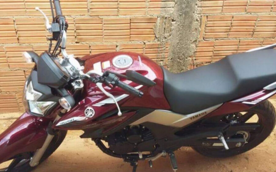 Professor tem moto furtada em Coxim pede ajuda para encontrar veículo