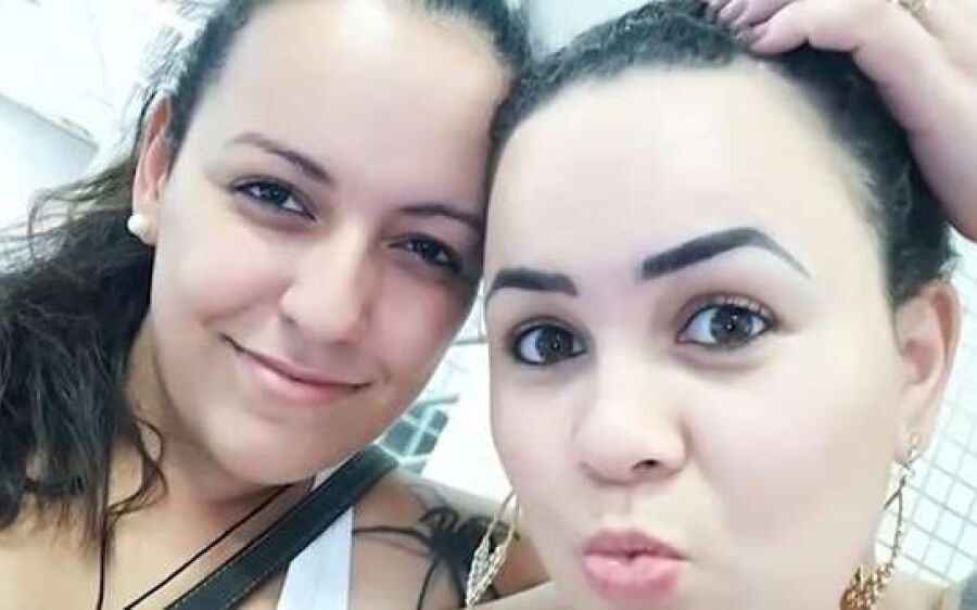 Acusadas de matar família gritam juras de amor no presídio