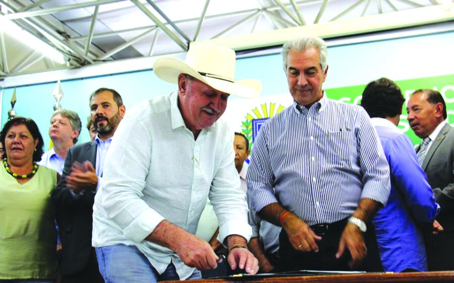 Mario Kruger assina convênio com a UEMS
