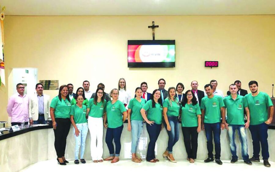 Rio Verde: Funcionários da Câmara Municipal de Rio Verde recebem  uniformes