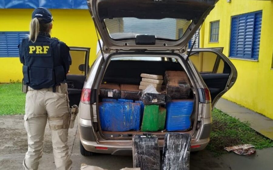 PRF apreende 388 kg de maconha com menor de idade em São Gabriel do Oeste 