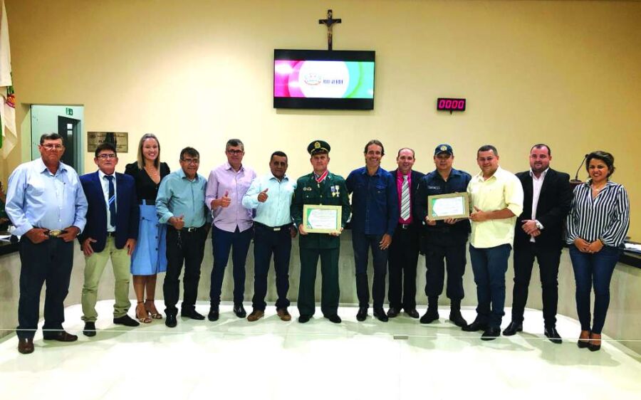 Policiais Militares de Rio Verde recebem Moção Congratulação por ato de bravura  da Câmara Municipal