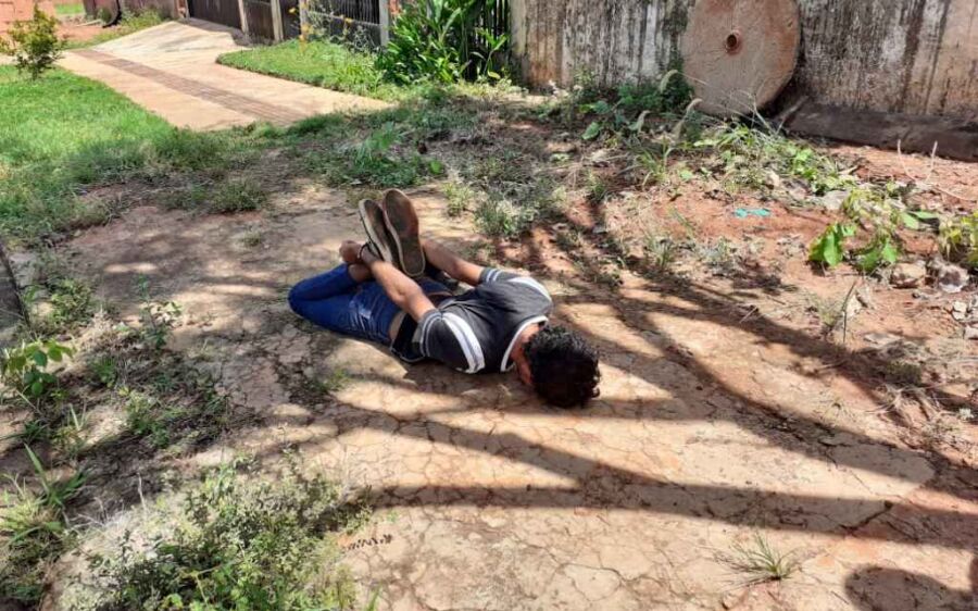 Auxiliar de cozinha diz que tentou roubar farmácia porque filhos passavam fome