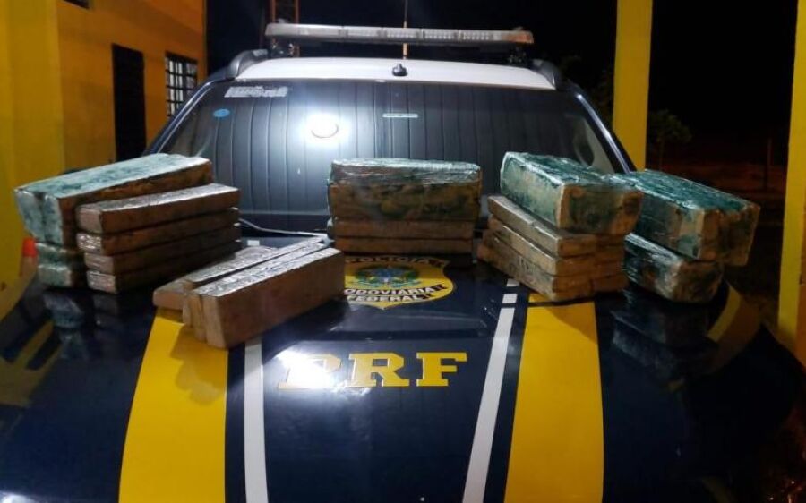 PRF apreende 42,5 kg de maconha com passageiros de ônibus interestaduais