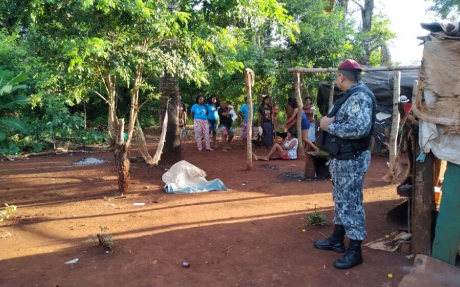 Mulher mata o marido com facada no peito em discussão durante bebedeira