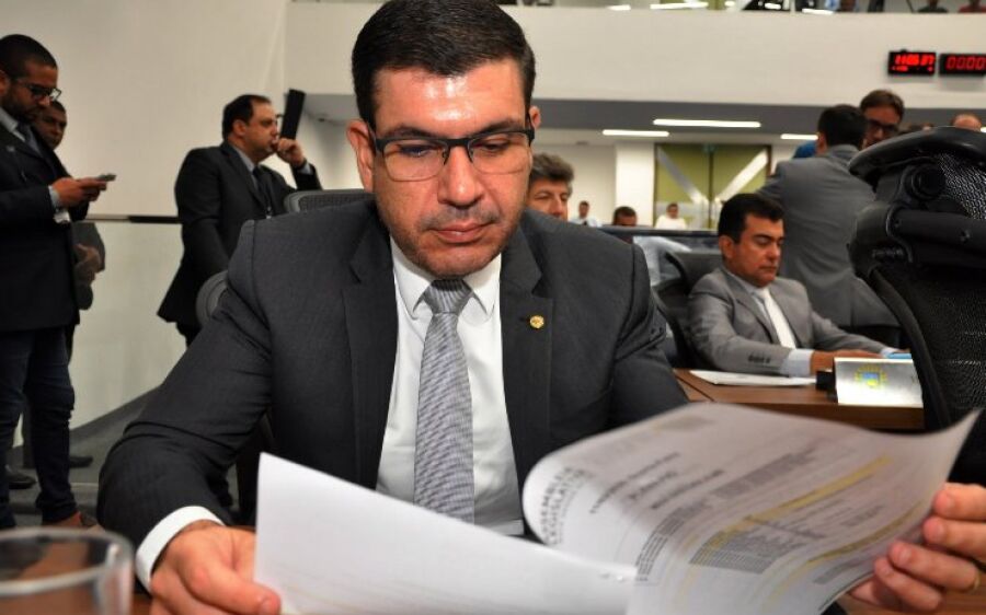 Deputado propõe projeto para instalar  eliminador de ar nas tubulações de água