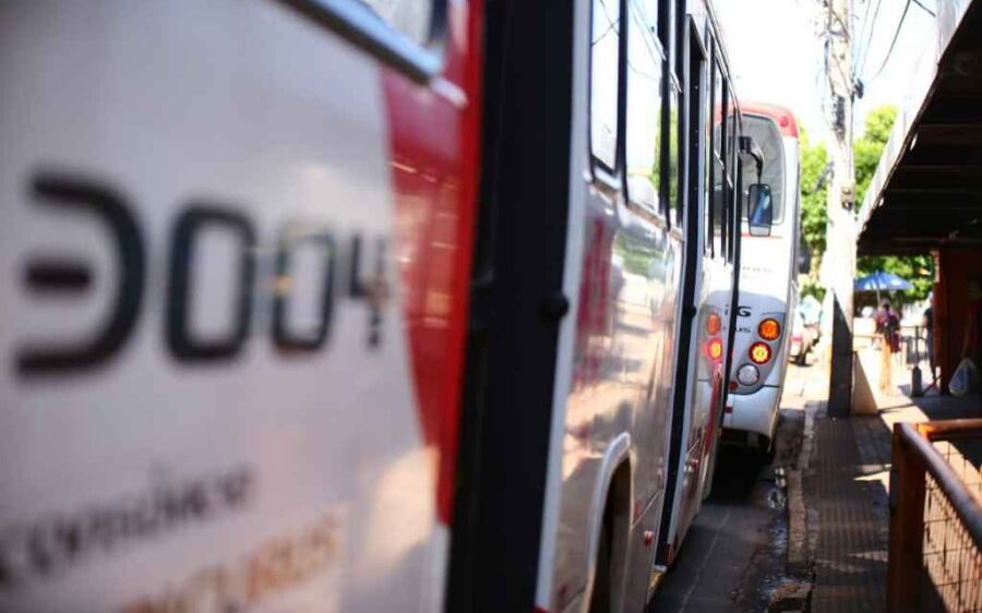 Sobe e desce: Justiça determina inclusão de ISS e passagem de ônibus deve aumentar