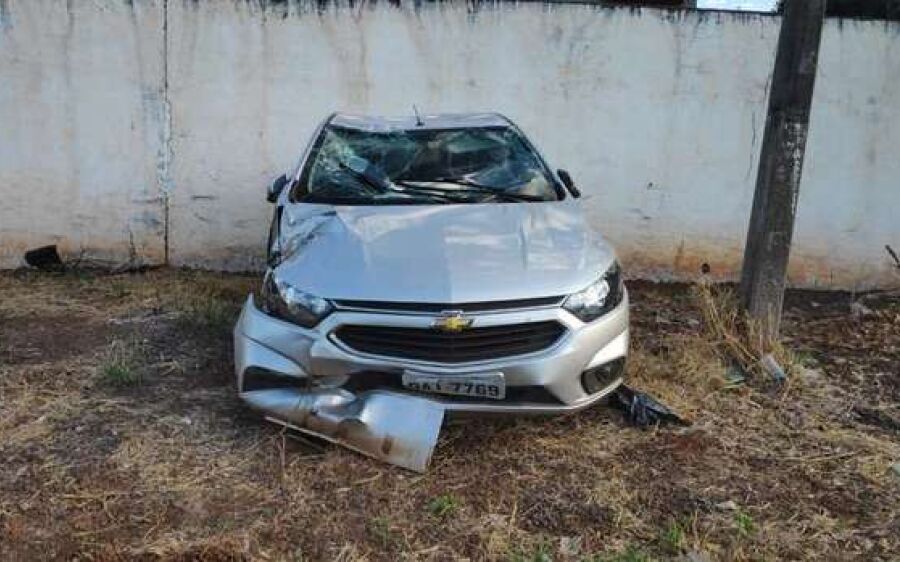 Assaltantes amarram casal de idosos e fogem levando com carro da família