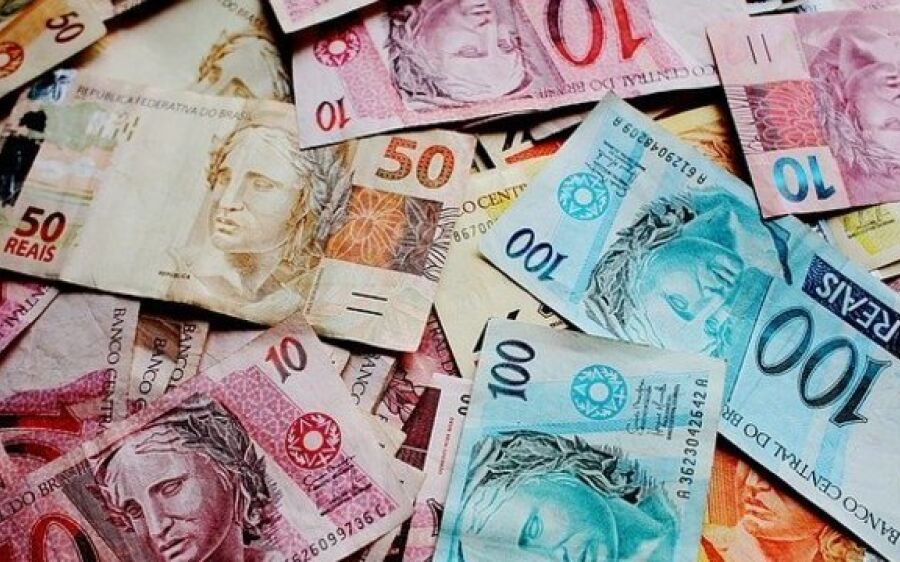 OMS afirma que notas de dinheiro podem espalhar coronavírus