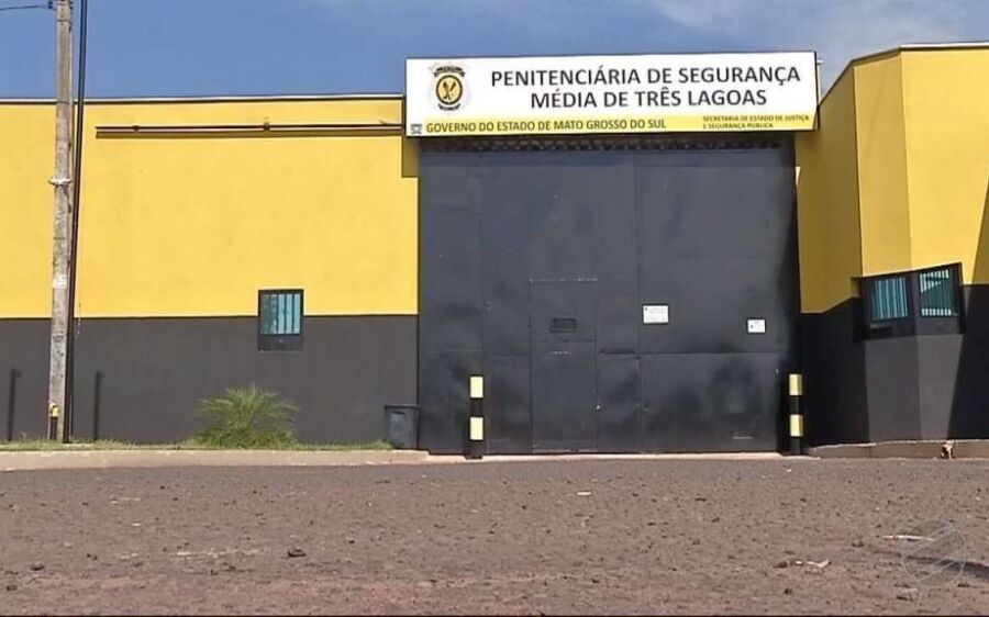 Homem é preso 4 dias após chamar vizinho no portão e atirar no peito dele