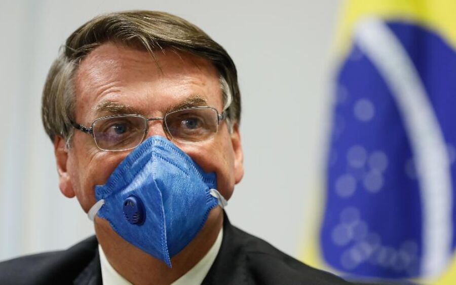 Bolsonaro põe imprensa como atividade essencial durante combate à covid-19.