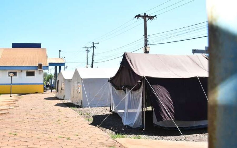 Tendas são montadas no HV e na Upa para fazer triagem de pacientes