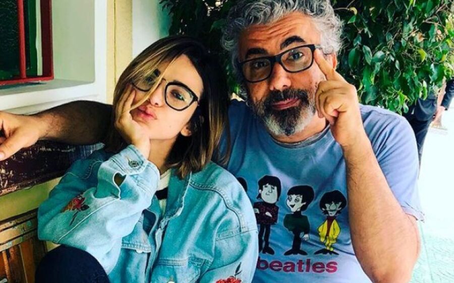 Pai de Manu Gavassi fala de dívidas da cantora após acusações de Gizelly