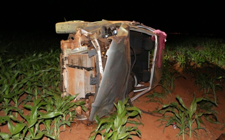 Ao voltar de confraternização, jovem capota carro na zona rural de Chapadão do Sul